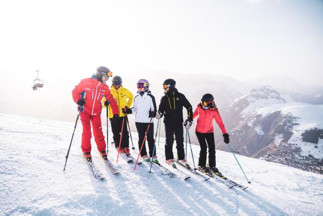 283-les-2-alpes-automne-hiver-groupe-humain-ski.jpg