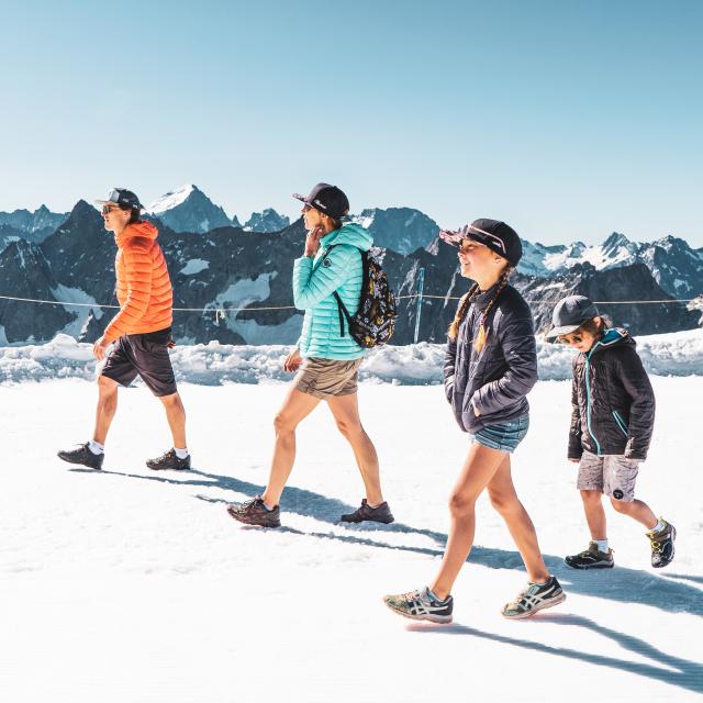 famille-ete-glacier-2alpes.jpg