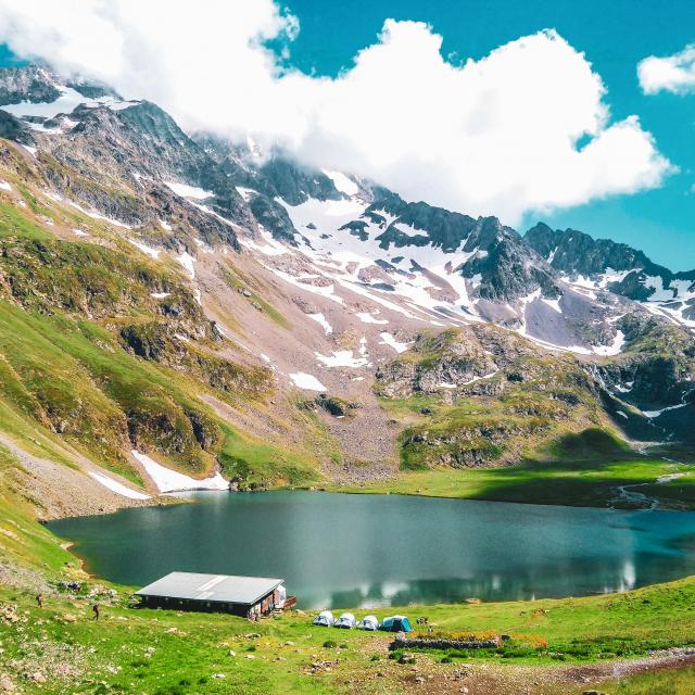 lac-de-la-muzelle-les2alpes.jpg