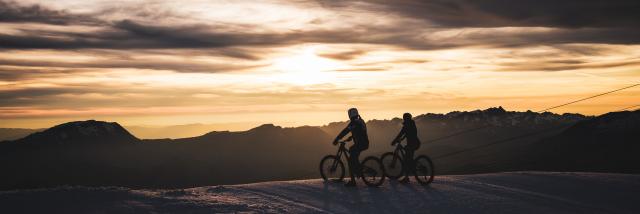 panorama-glacier-vtt-couche-de-soleil-ete-2alpes.jpg