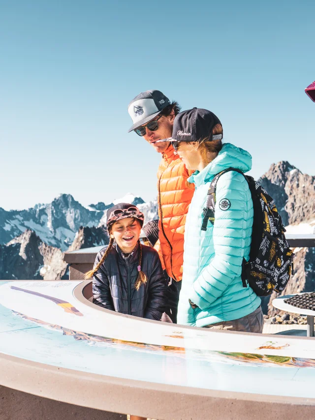 point-de-vue-glacier-ete-famille.jpg