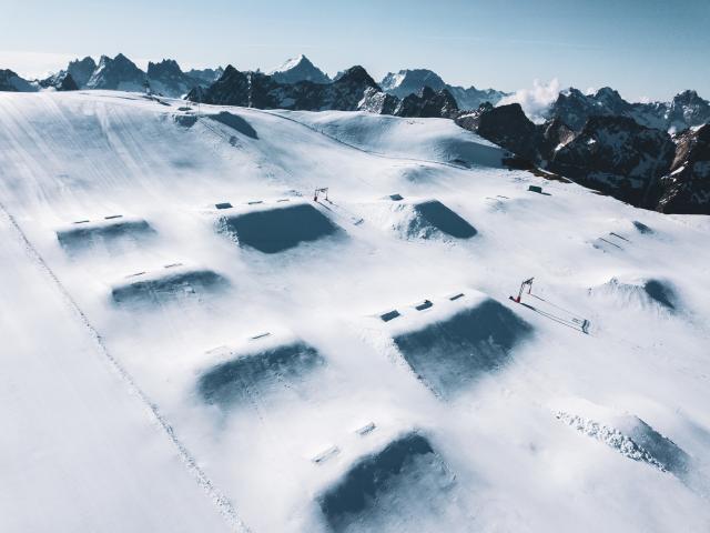 snowpark-ete-glacier-les2alpes.jpg