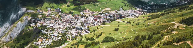 vue-station-vallee-blanche-ete-2alpes.jpg