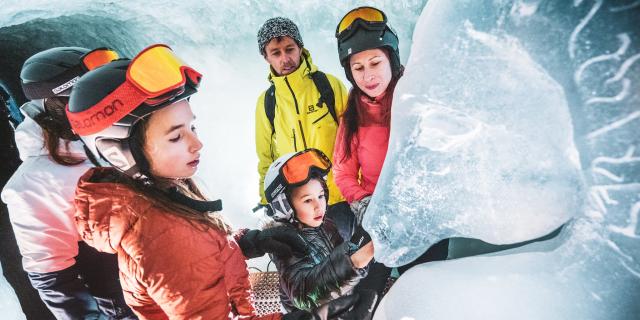 grotte-de-glace-les-2-alpes-famille-les-2-alpes.jpg