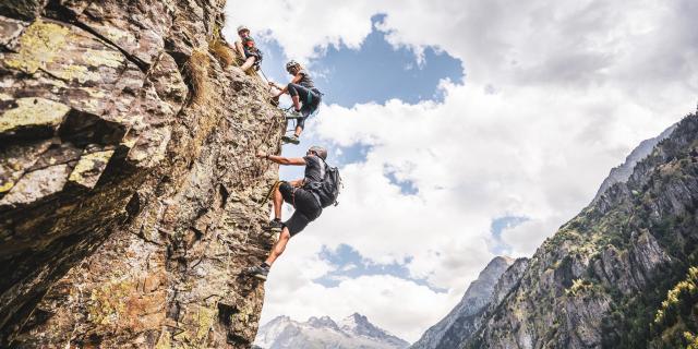 via-ferrata-famille-les-2-alpesjpg.jpg