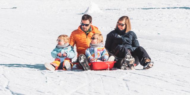 descente-de-luge-en-famille.jpg