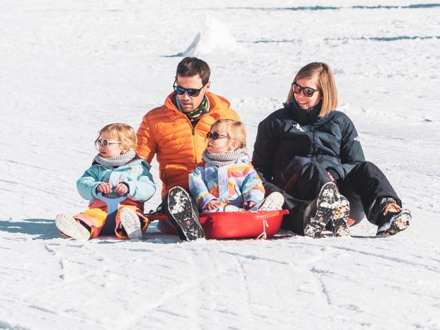 descente-de-luge-en-famille.jpg