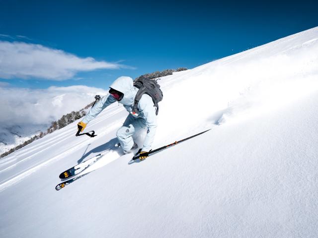 ski-poudreuse-en-hiver.jpg