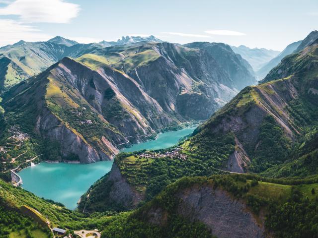 Panorama-sur-le-lac-Chambon.jpg