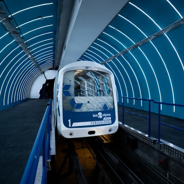 funiculaire-Les-2-Alpes.jpg